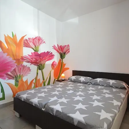 アパート Apartament Marc ナボダリ