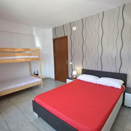 Apartament Marc *